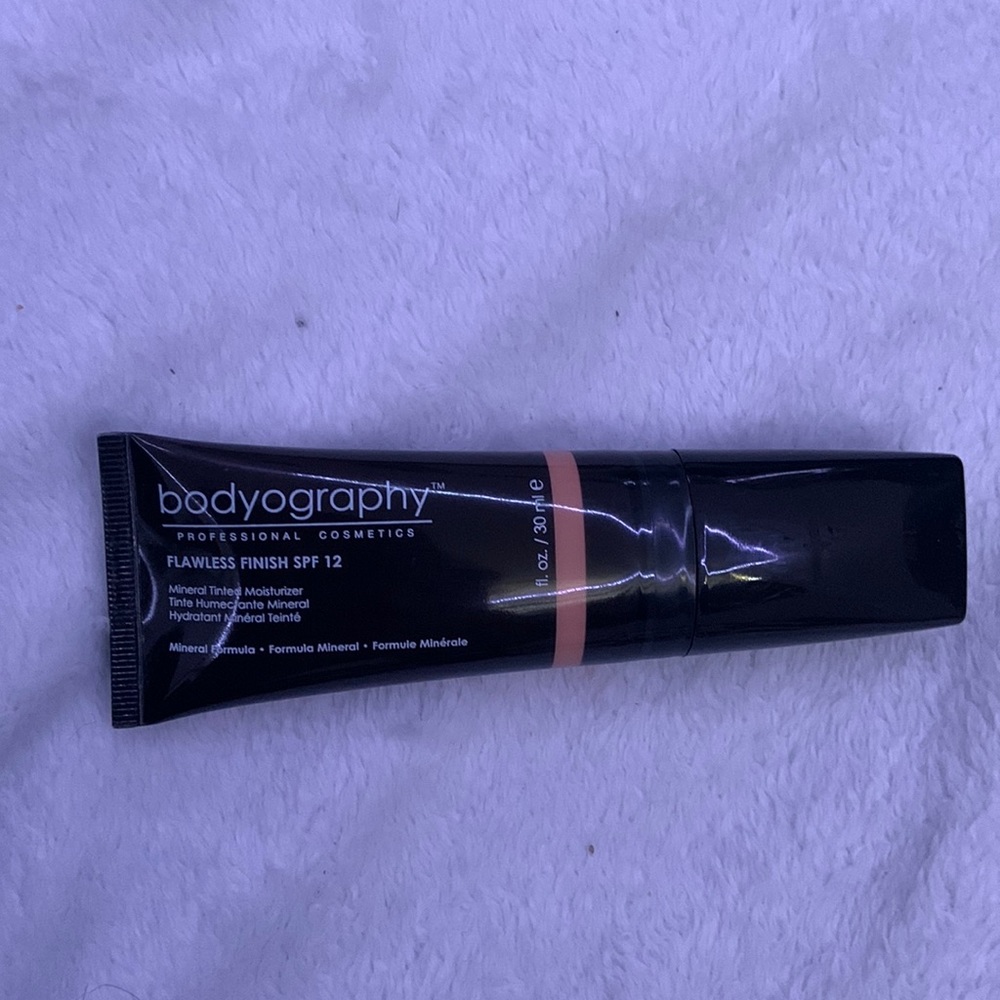 Mineral Tinted Moisturizer Shade- Light/Medium